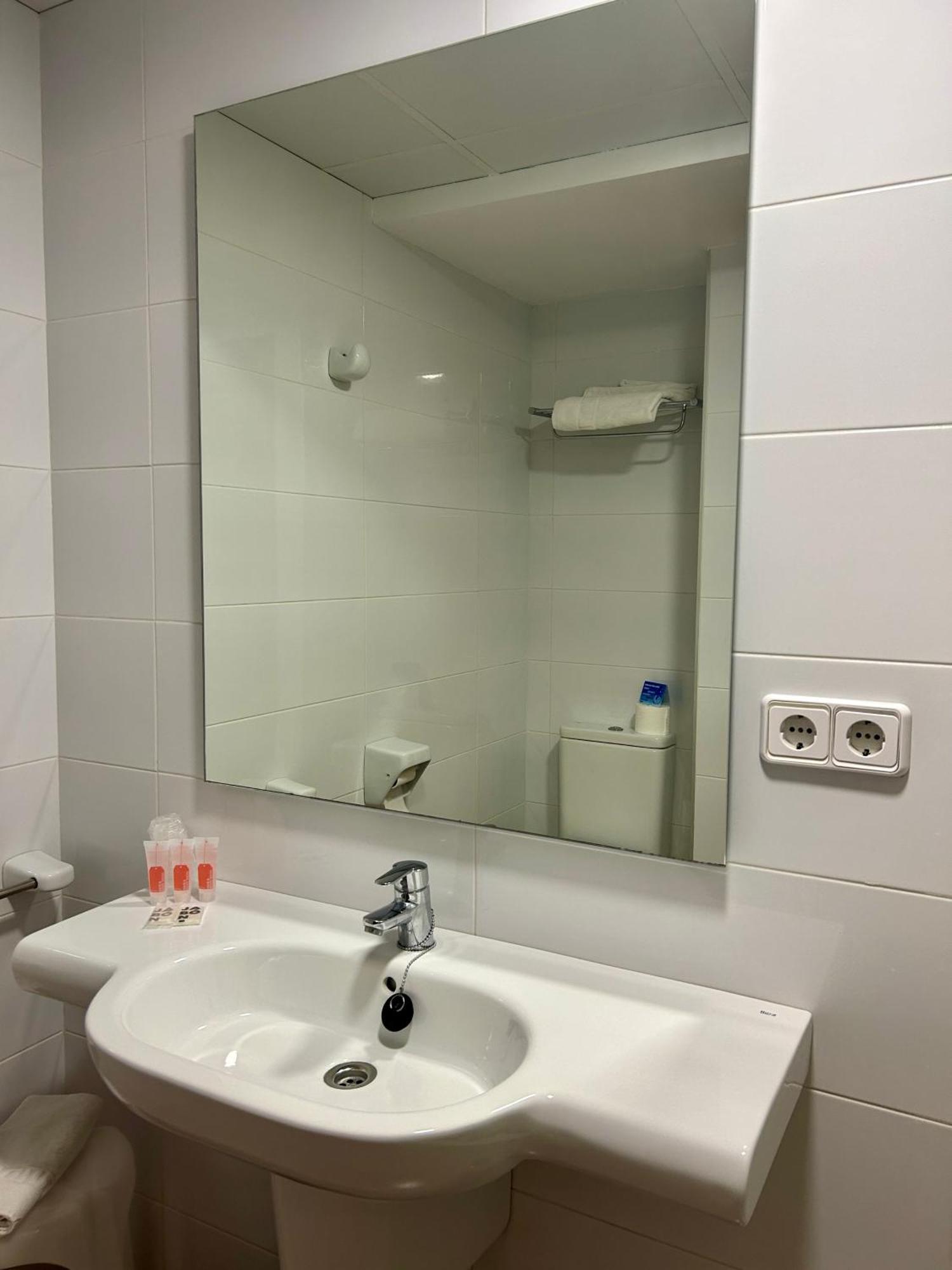 Pension La Orozca Бенидорм Экстерьер фото