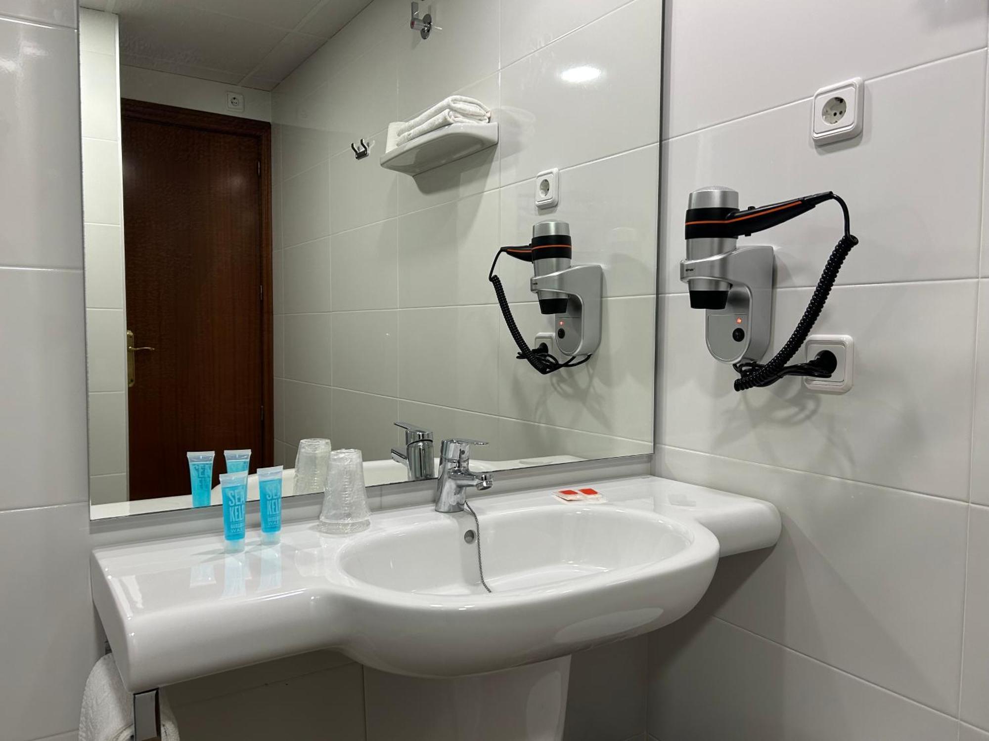 Pension La Orozca Бенидорм Экстерьер фото